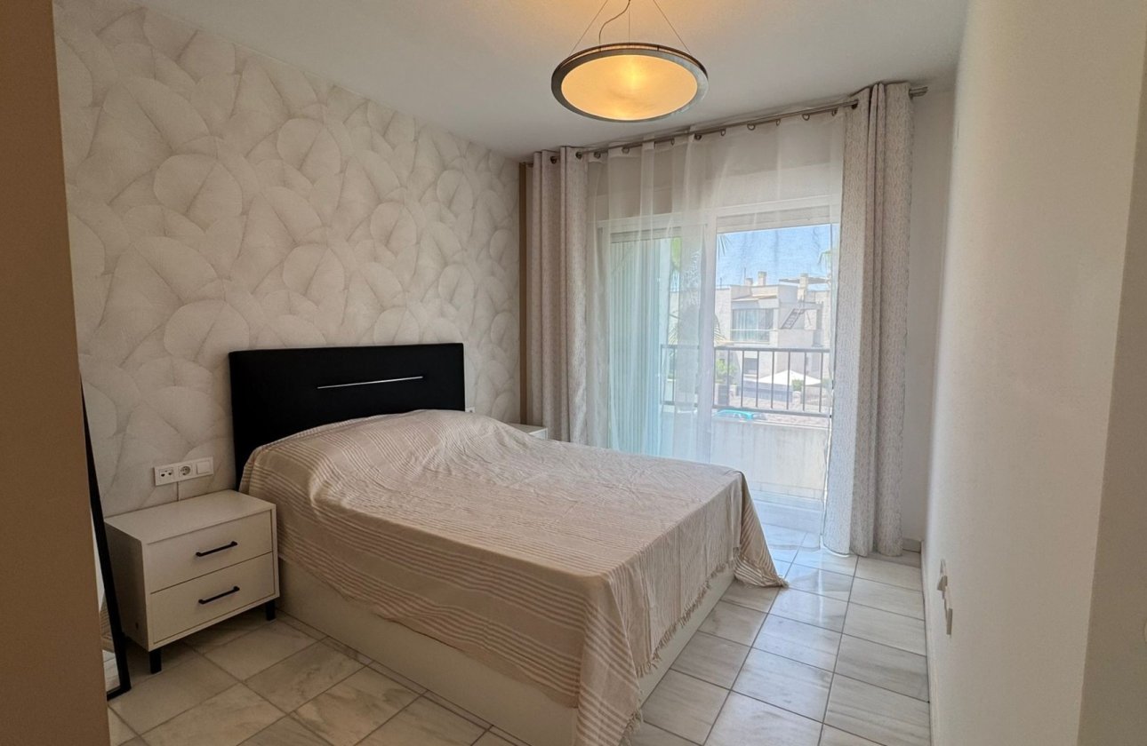 Resale - Bungalow -
Torrevieja - Costa Blanca