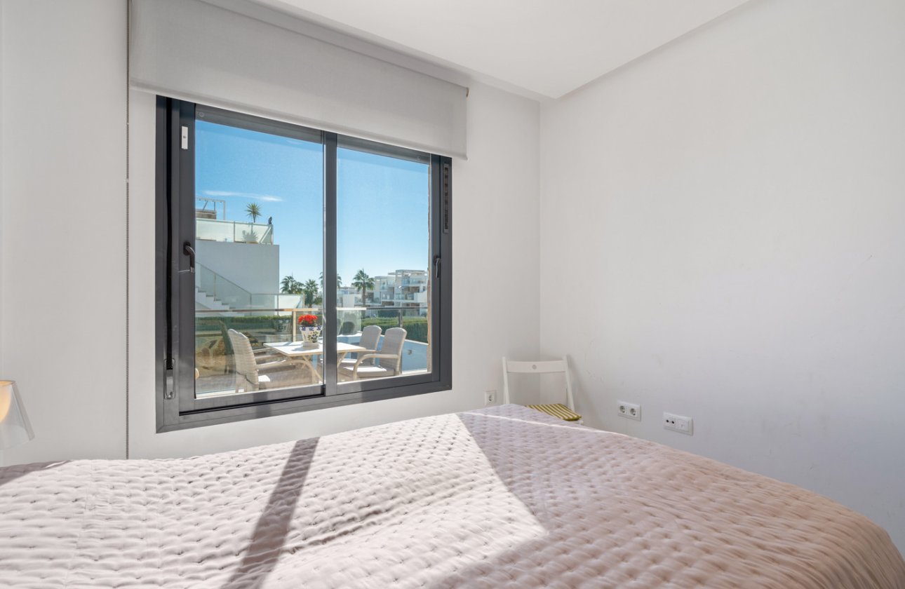 Resale - Bungalow -
Torrevieja - Costa Blanca