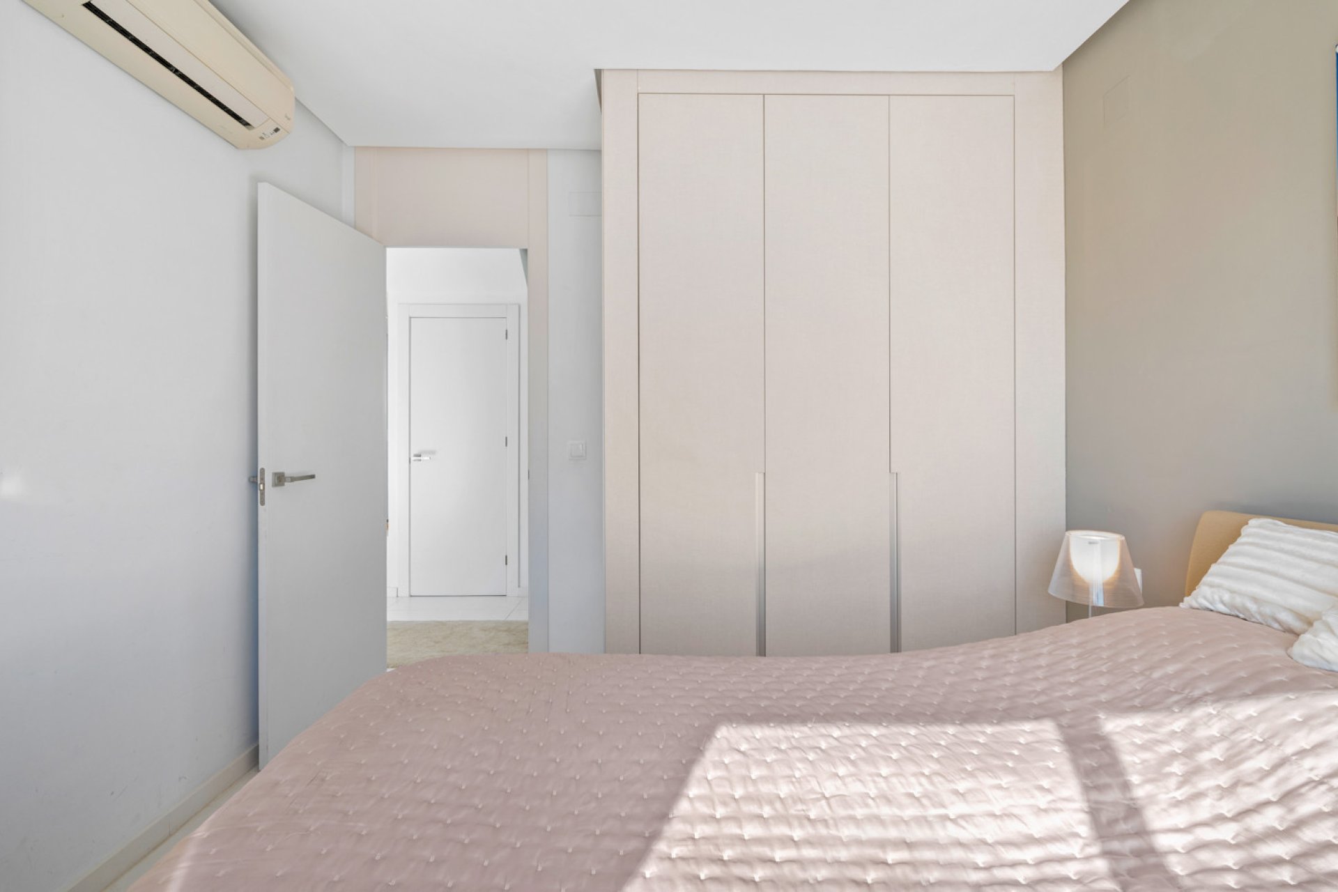 Resale - Bungalow -
Torrevieja - Costa Blanca