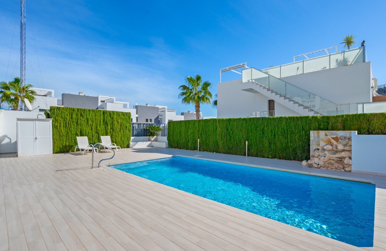 Resale - Bungalow -
Torrevieja - Costa Blanca