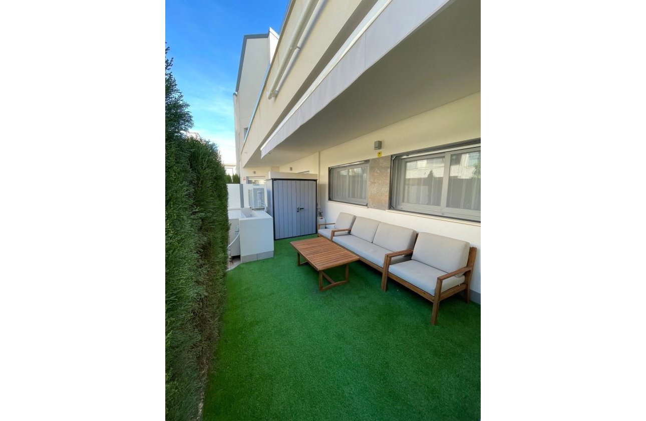 Resale - Bungalow -
Torrevieja - Costa Blanca