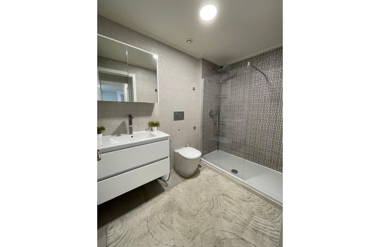 Resale - Bungalow -
Torrevieja - Costa Blanca