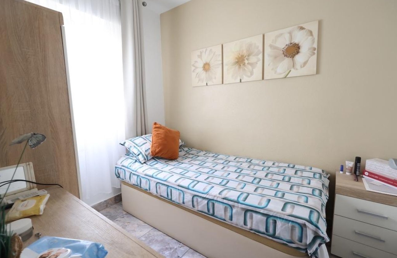 Resale - Bungalow -
Torrevieja - Costa Blanca
