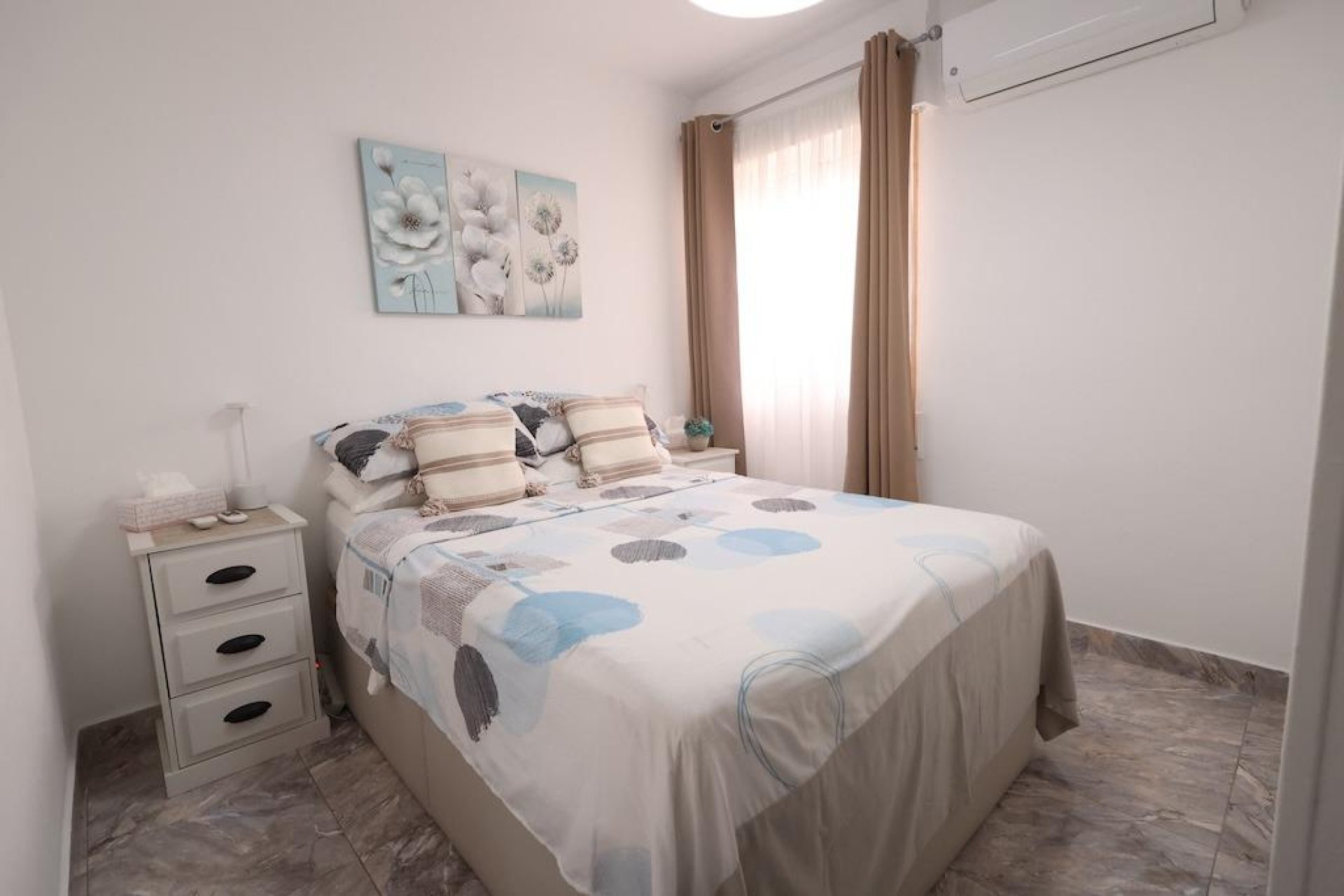 Resale - Bungalow -
Torrevieja - Costa Blanca