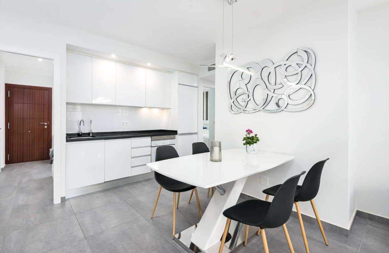 Resale - Bungalow -
Torrevieja - Costa Blanca