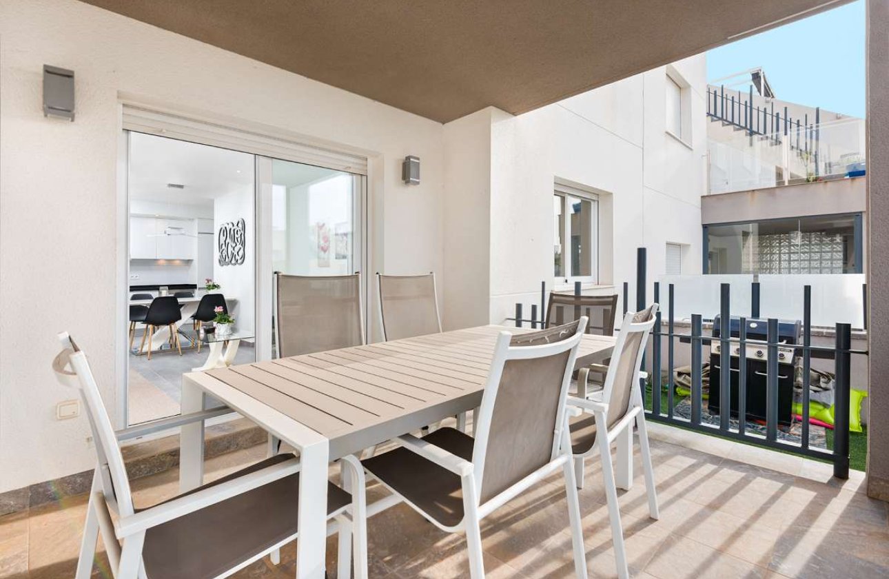 Resale - Bungalow -
Torrevieja - Costa Blanca