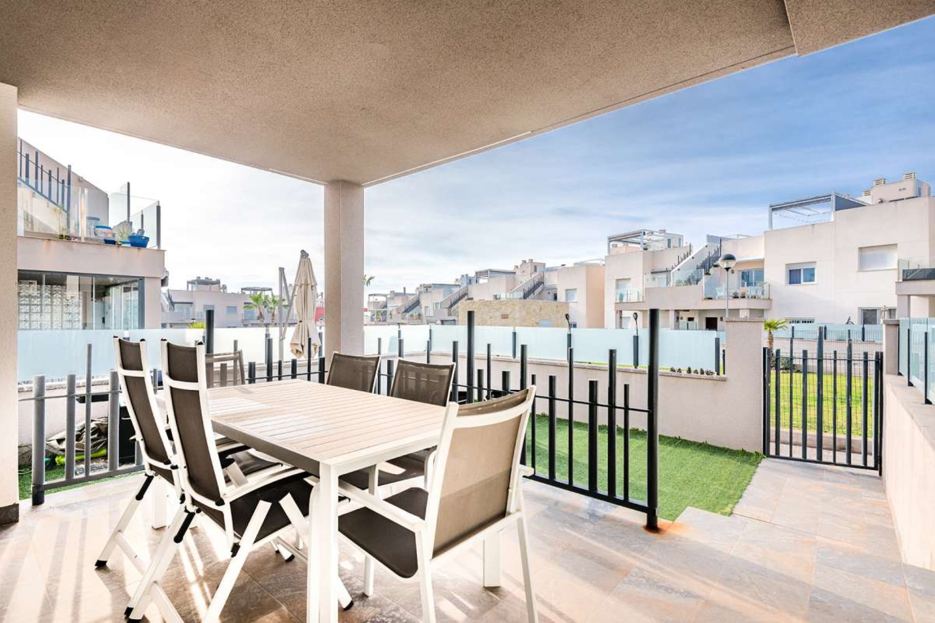 Resale - Bungalow -
Torrevieja - Costa Blanca