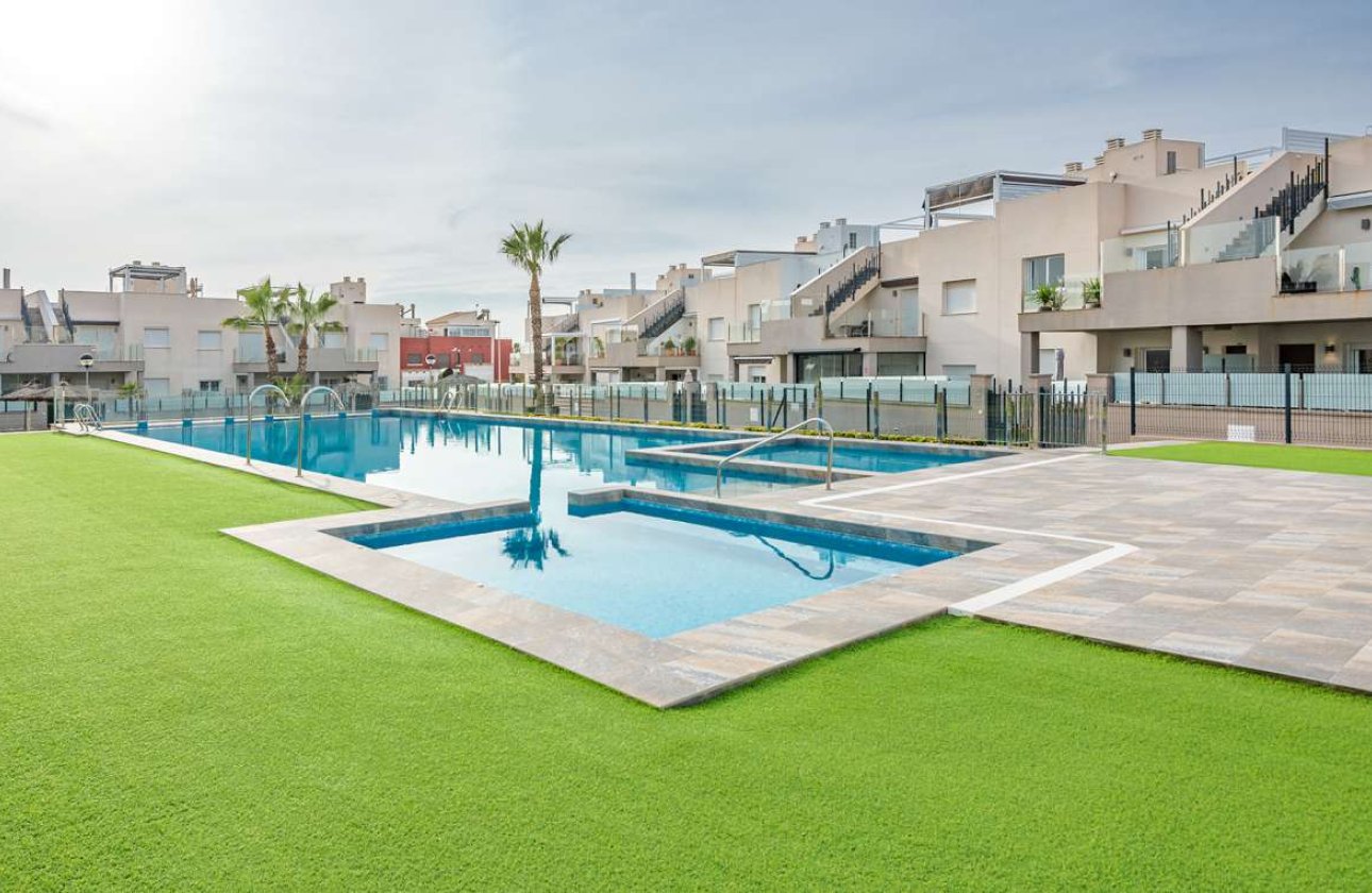 Resale - Bungalow -
Torrevieja - Costa Blanca