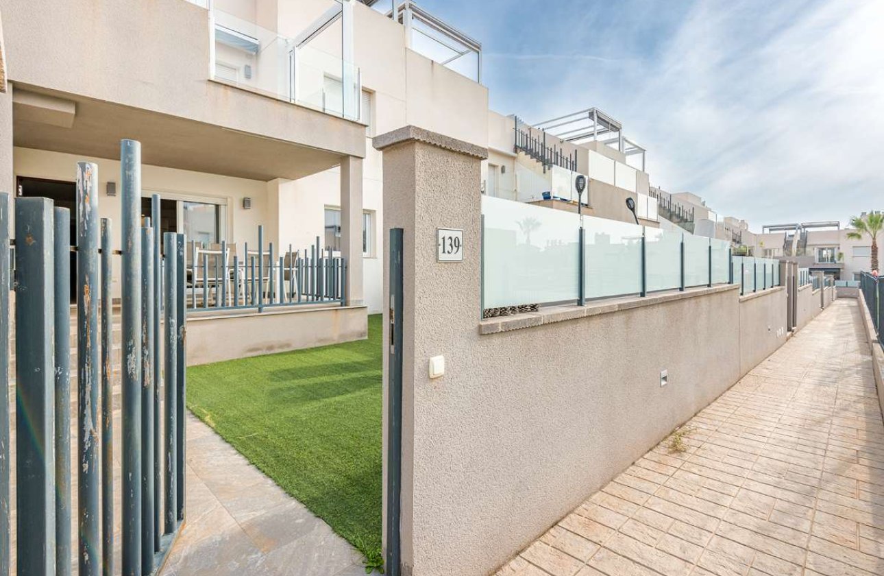 Resale - Bungalow -
Torrevieja - Costa Blanca