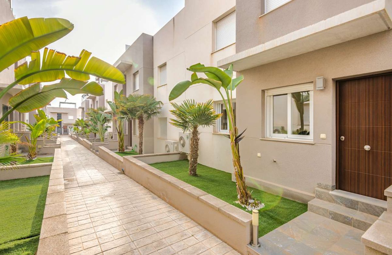 Resale - Bungalow -
Torrevieja - Costa Blanca