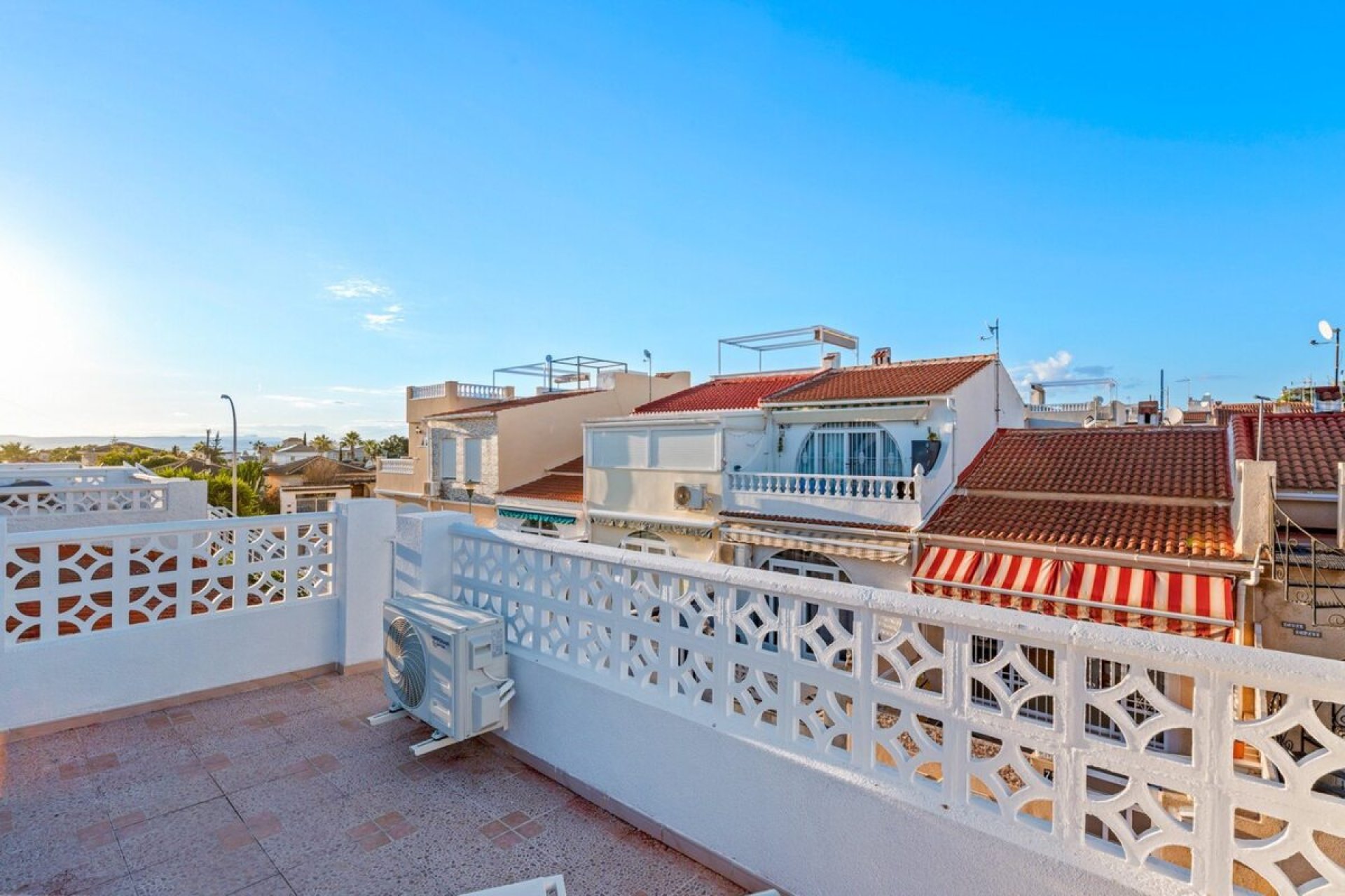 Resale - Bungalow -
Torrevieja - Costa Blanca