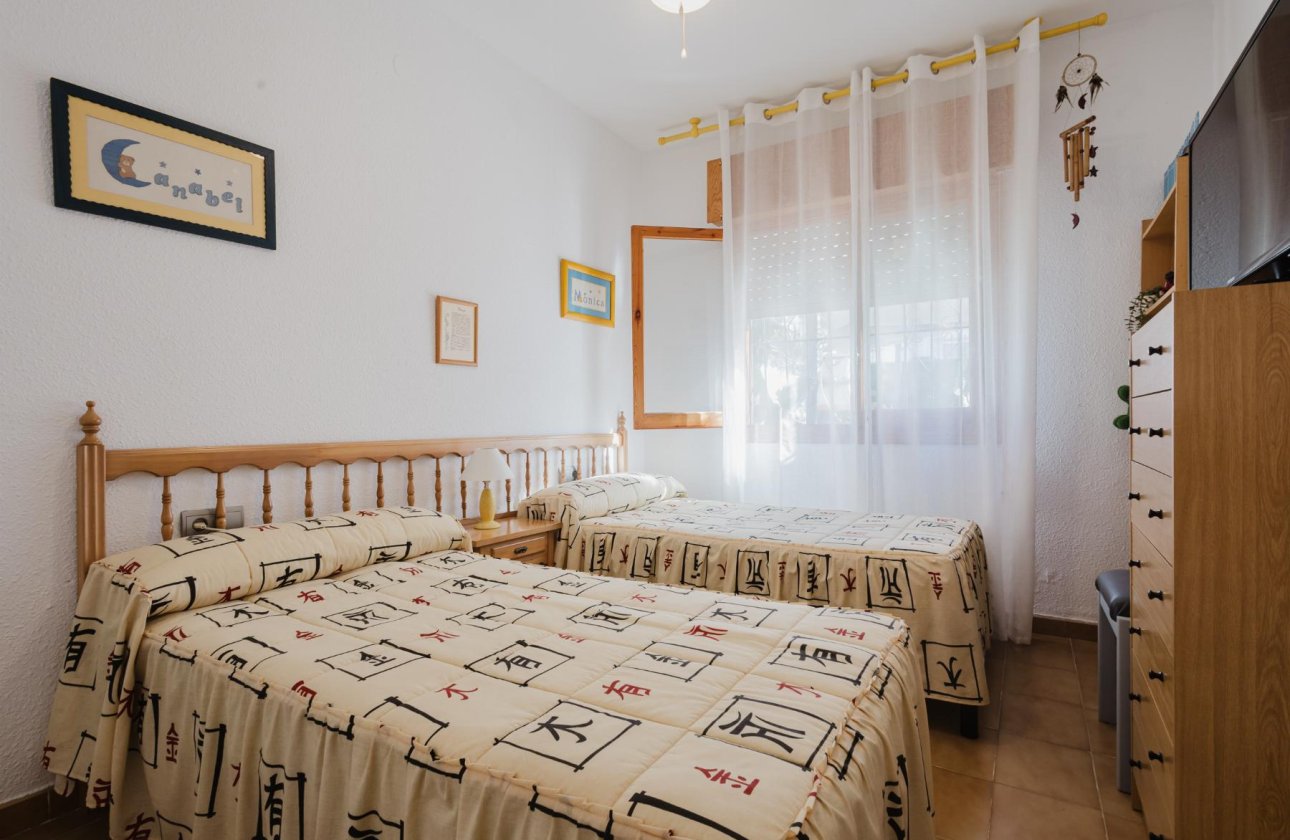 Resale - Bungalow -
Torrevieja - Costa Blanca