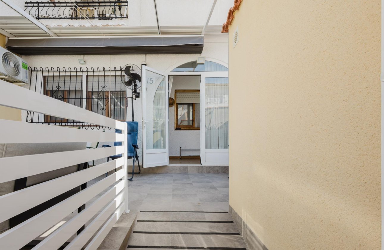 Resale - Bungalow -
Torrevieja - Costa Blanca