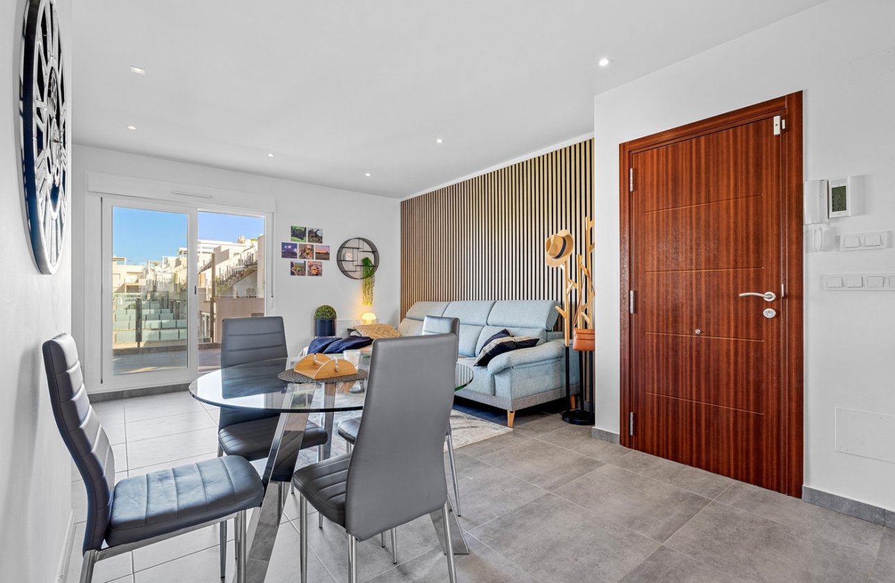 Resale - Bungalow -
Torrevieja - Costa Blanca