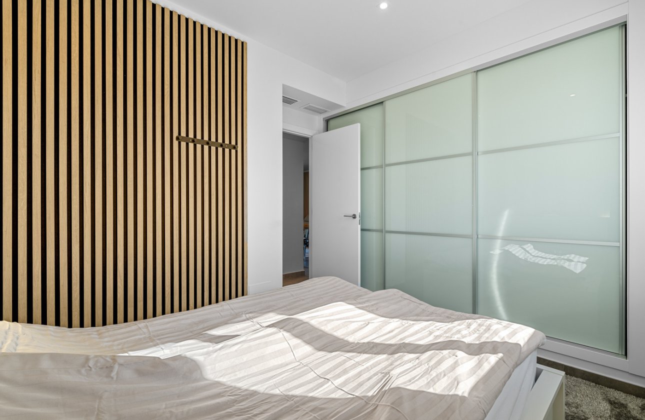 Resale - Bungalow -
Torrevieja - Costa Blanca