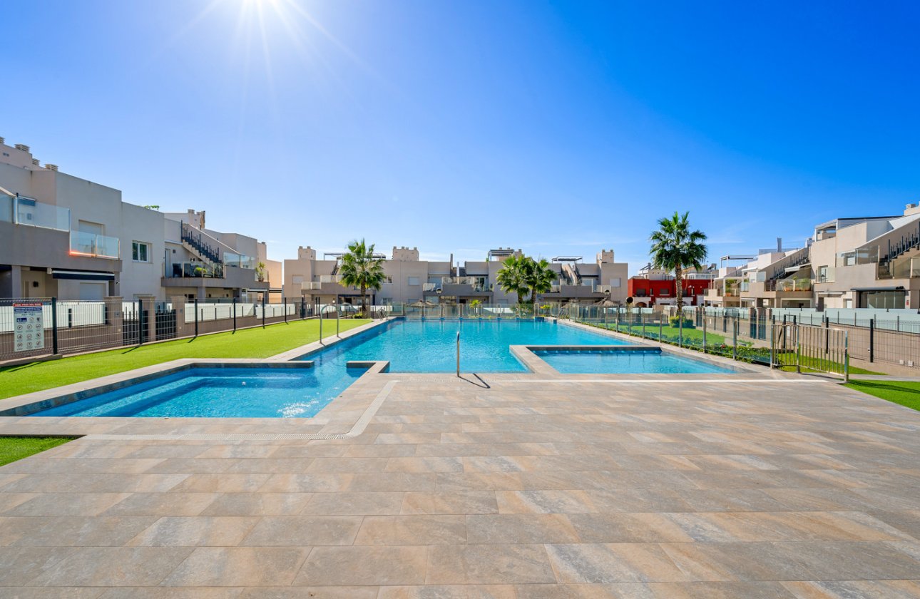 Resale - Bungalow -
Torrevieja - Costa Blanca