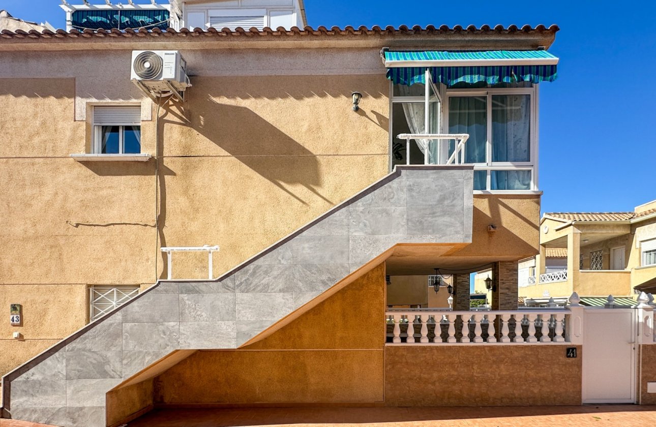 Resale - Bungalow -
Torrevieja - Costa Blanca