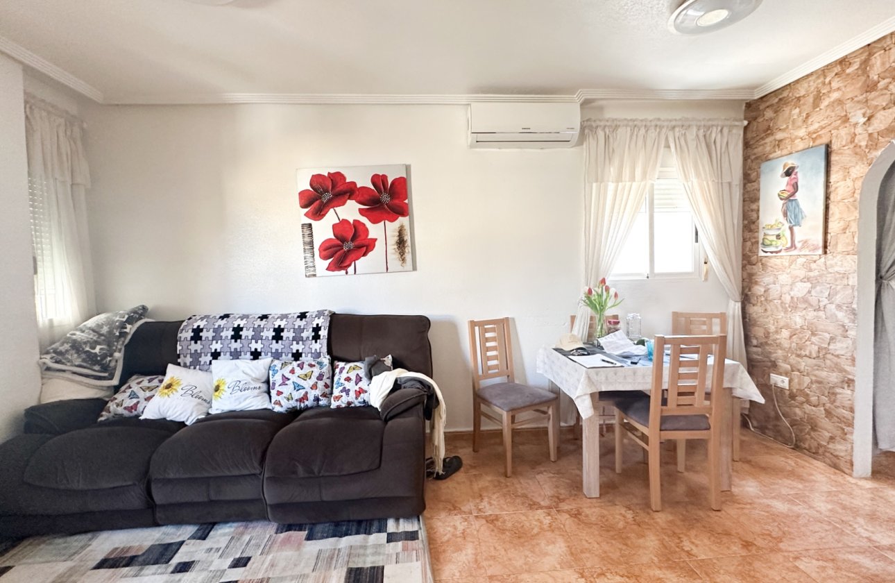 Resale - Bungalow -
Torrevieja - Costa Blanca