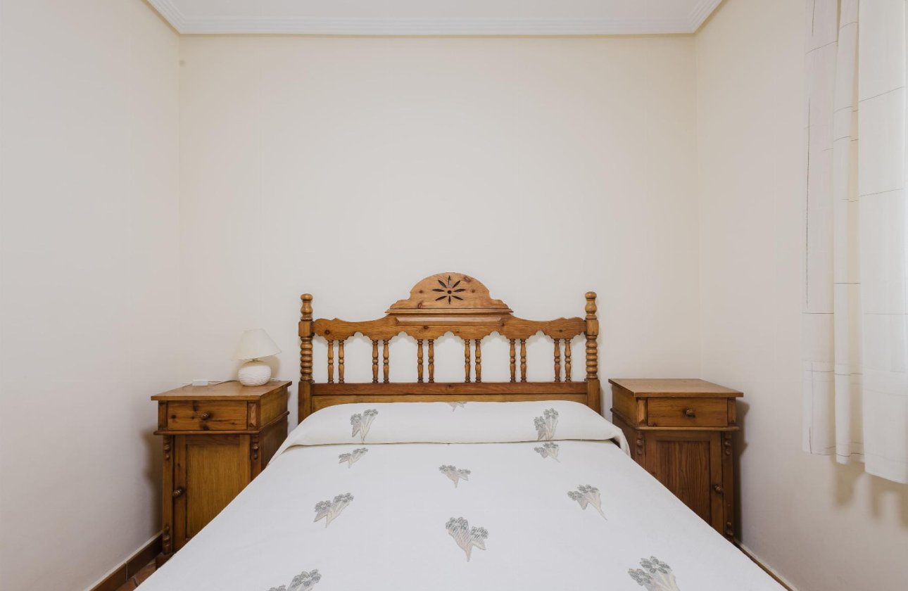 Resale - Bungalow -
Torrevieja - Costa Blanca