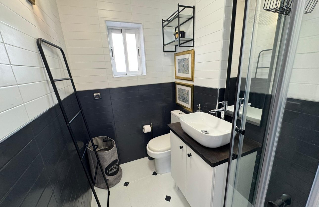 Resale - Bungalow -
Torrevieja - Costa Blanca