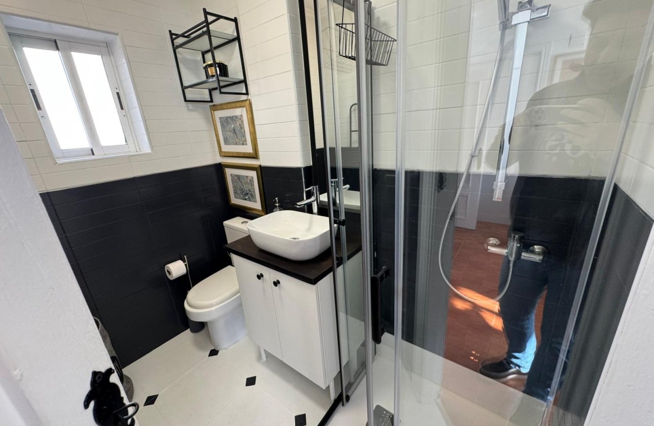 Resale - Bungalow -
Torrevieja - Costa Blanca