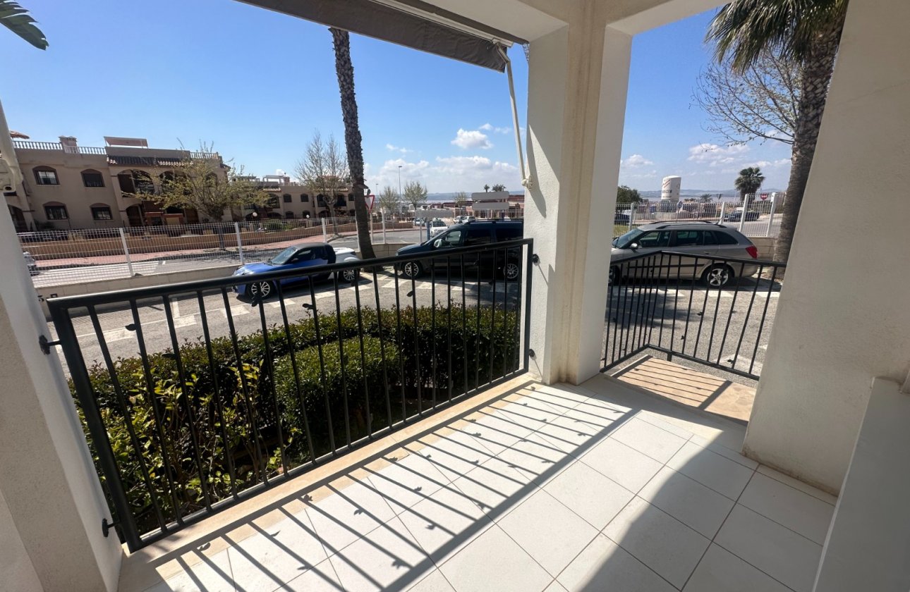 Resale - Bungalow -
Torrevieja - Costa Blanca