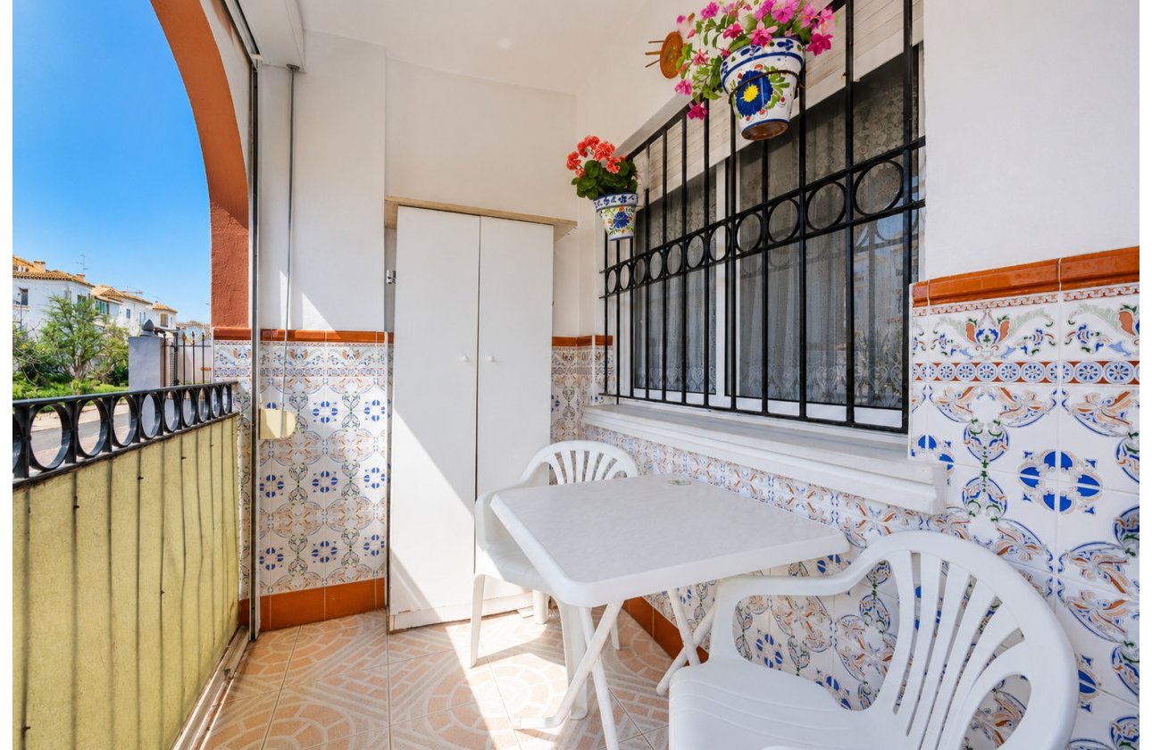 Resale - Bungalow -
Torrevieja - Costa Blanca