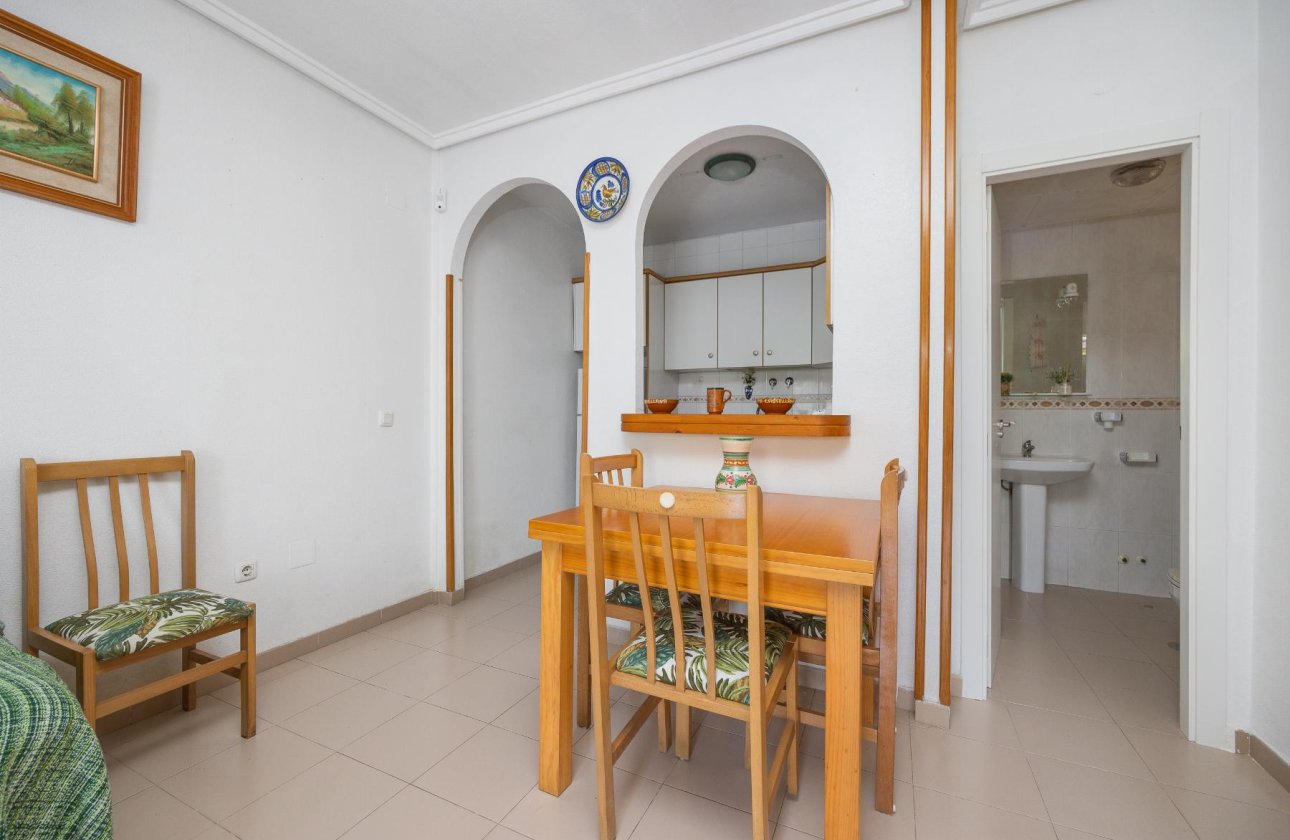 Resale - Bungalow -
Torrevieja - Costa Blanca