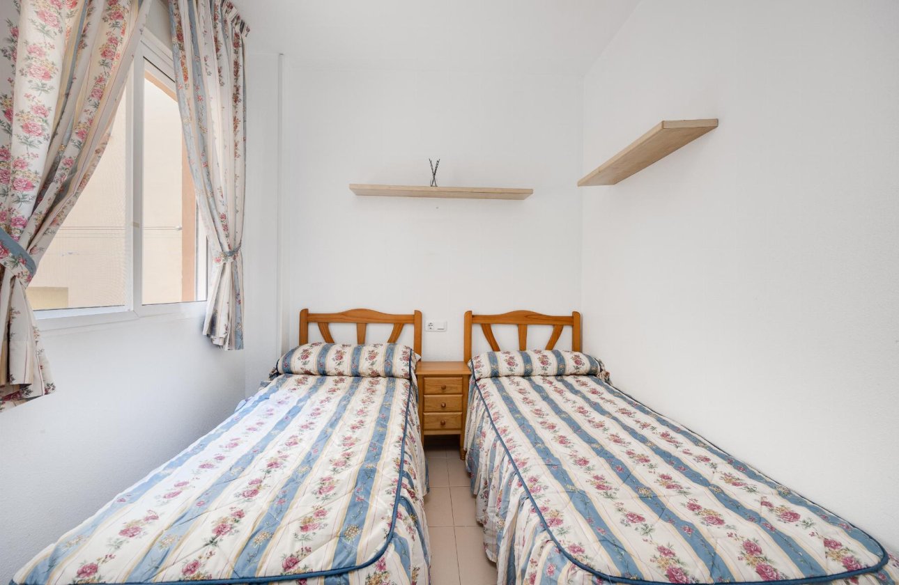 Resale - Bungalow -
Torrevieja - Costa Blanca