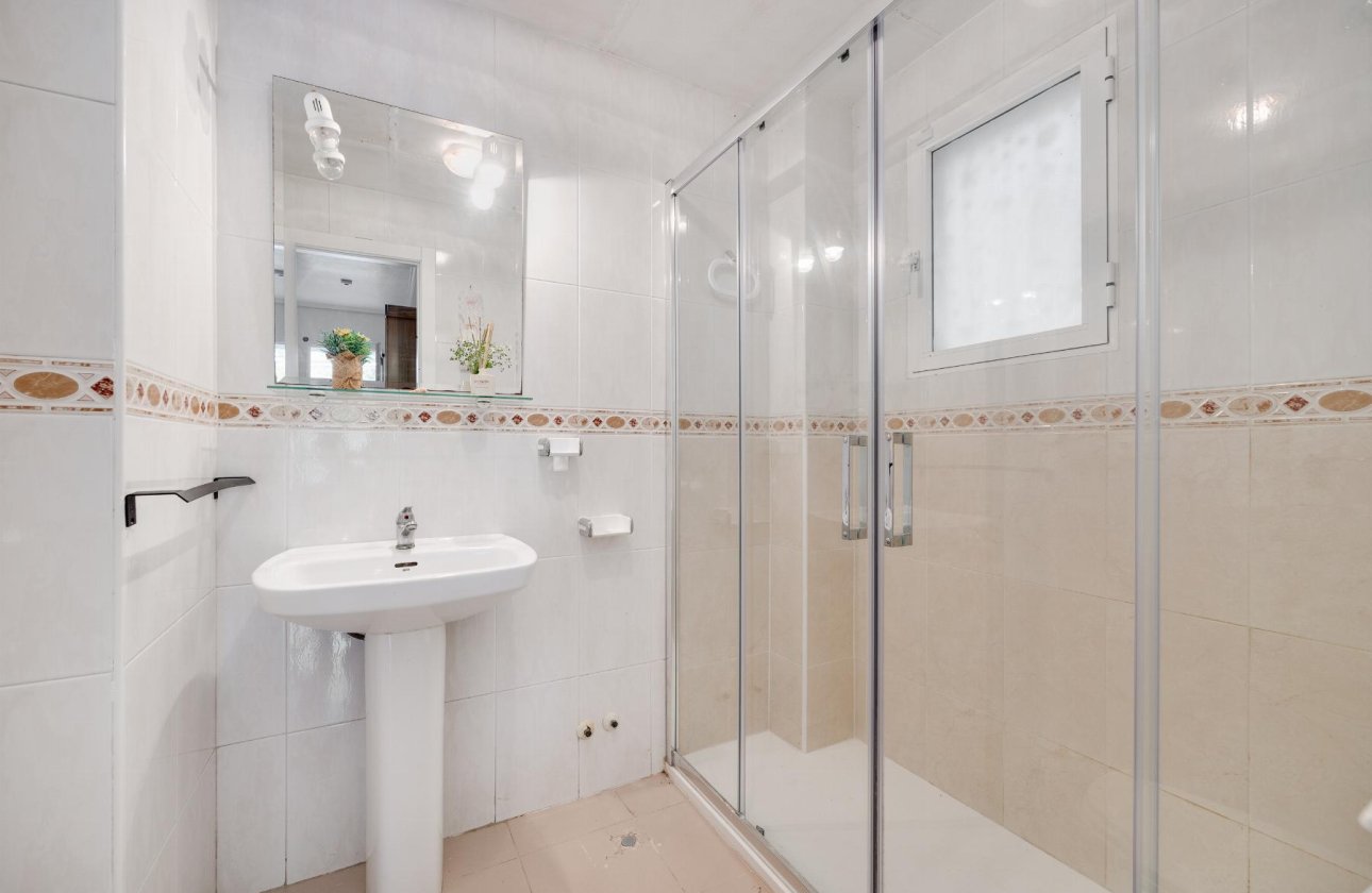 Resale - Bungalow -
Torrevieja - Costa Blanca