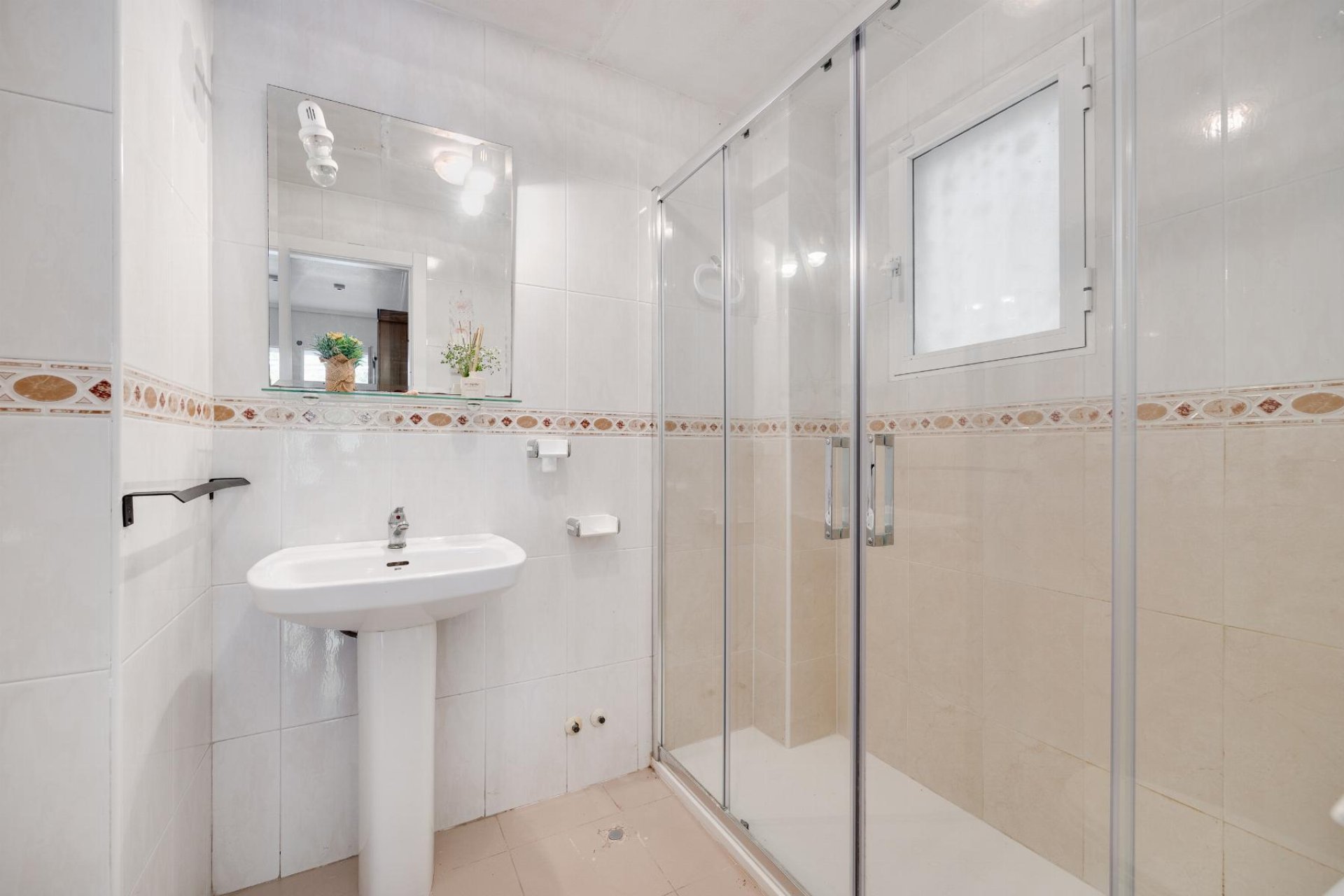 Resale - Bungalow -
Torrevieja - Costa Blanca