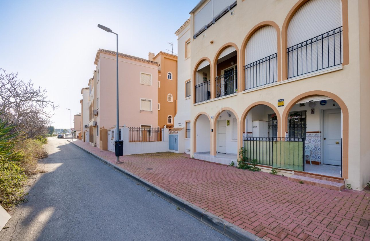 Resale - Bungalow -
Torrevieja - Costa Blanca