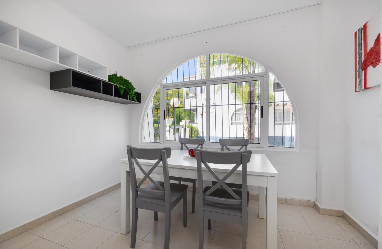 Resale - Bungalow -
Torrevieja - Costa Blanca
