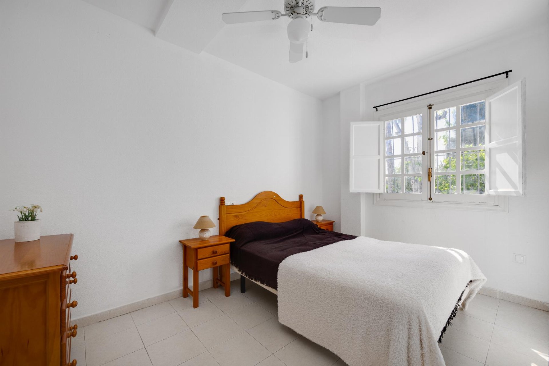 Resale - Bungalow -
Torrevieja - Costa Blanca