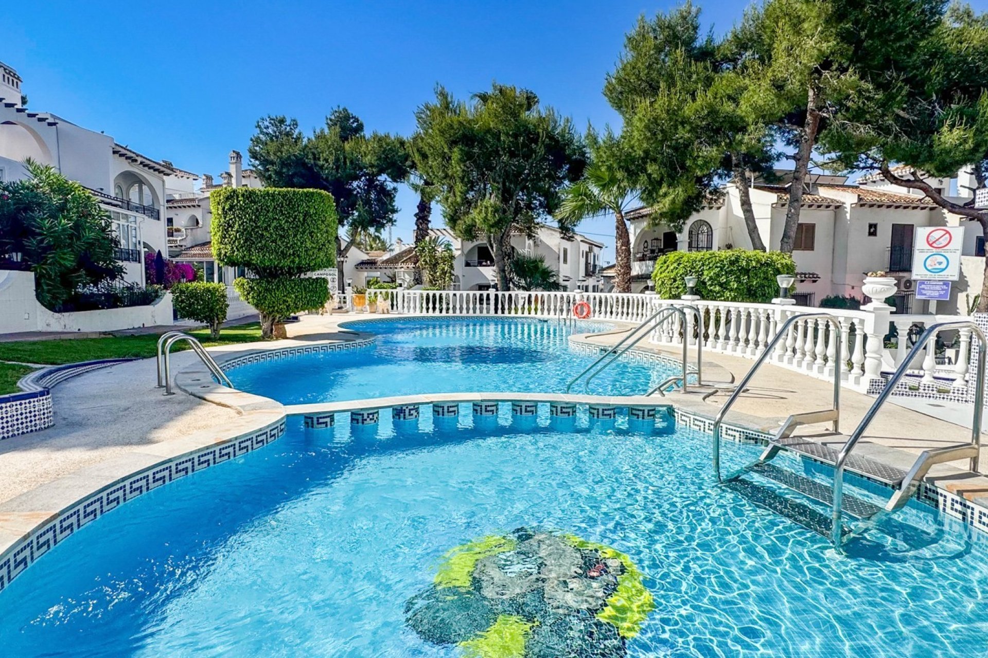 Resale - Bungalow -
Torrevieja - Costa Blanca