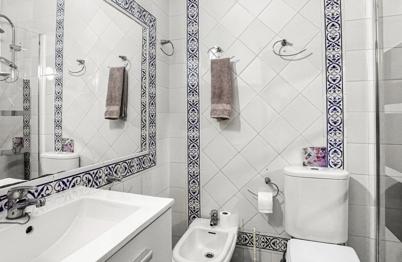 Resale - Bungalow -
Torrevieja - Costa Blanca