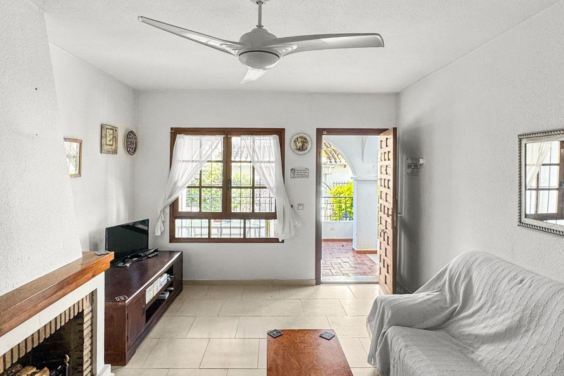 Resale - Bungalow -
Torrevieja - Costa Blanca