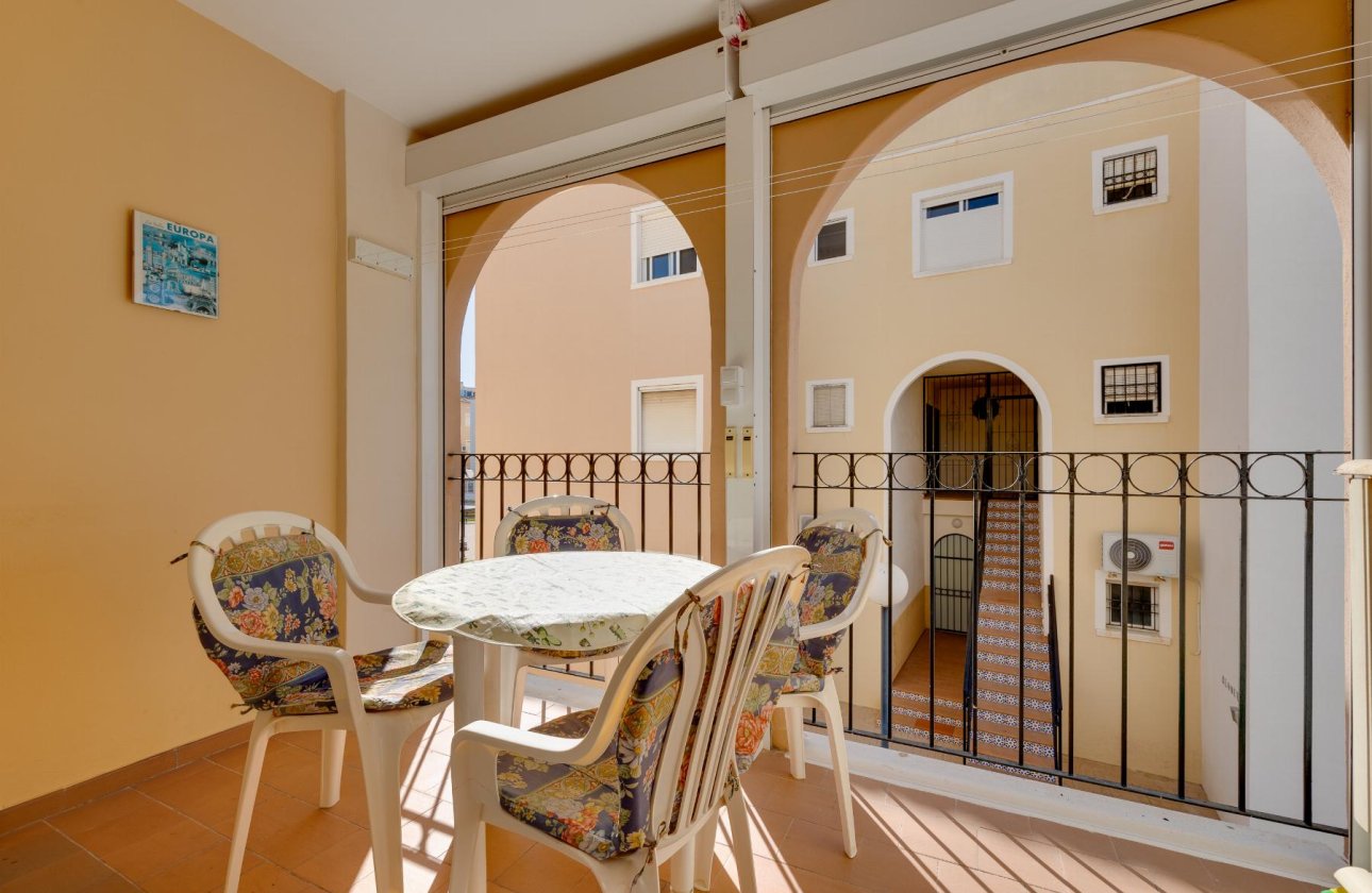 Resale - Bungalow -
Torrevieja - Costa Blanca