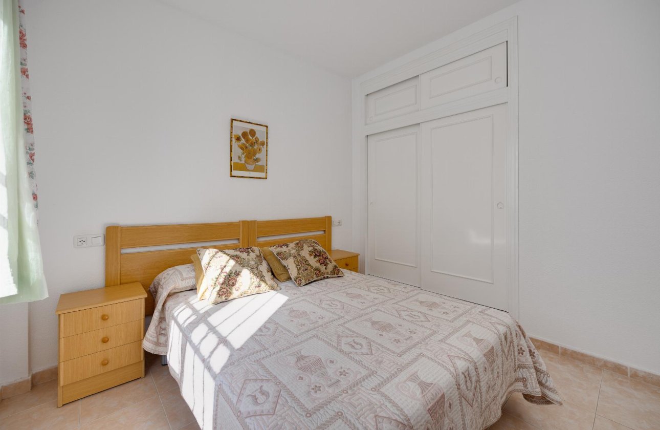 Resale - Bungalow -
Torrevieja - Costa Blanca