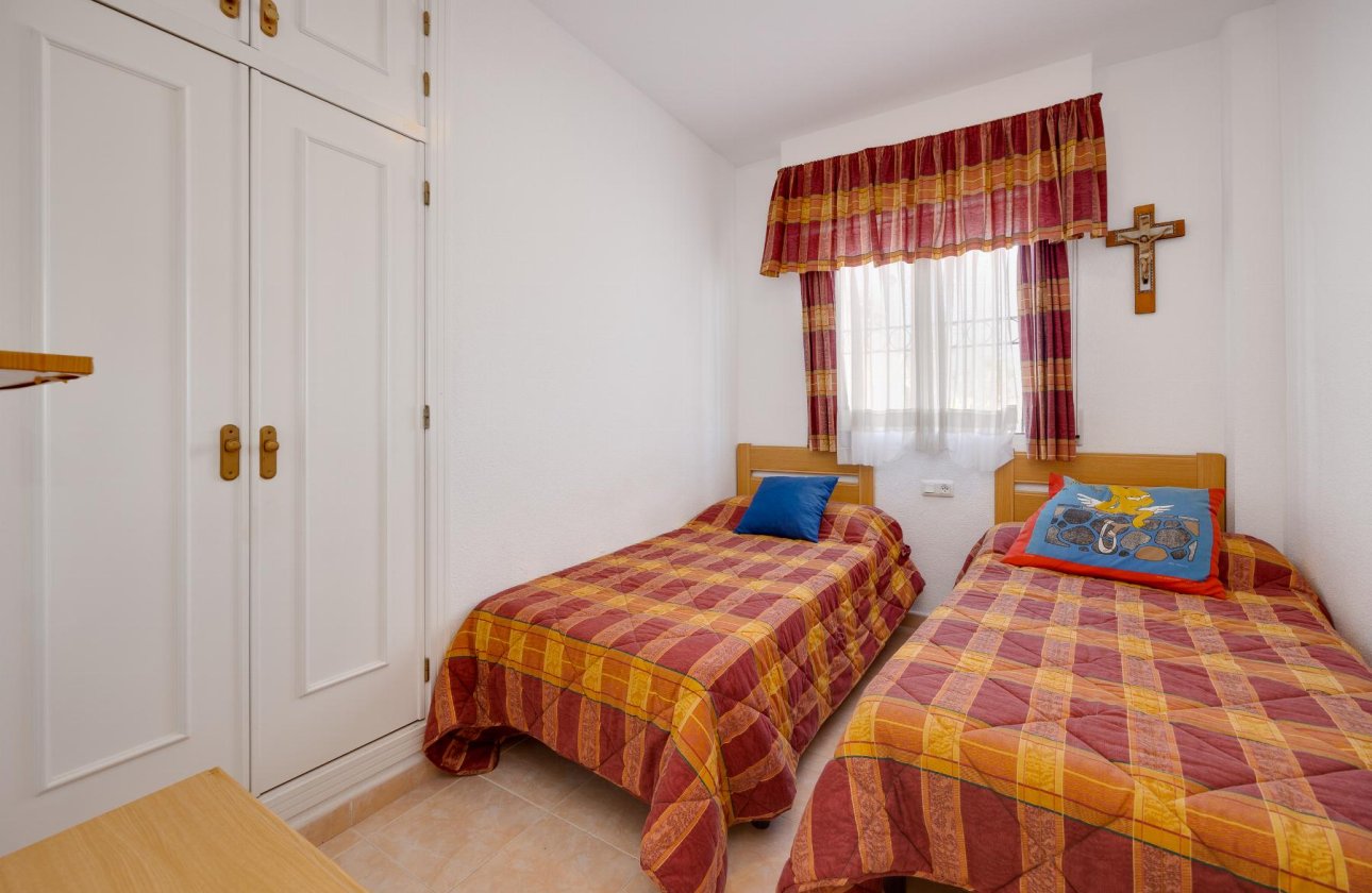 Resale - Bungalow -
Torrevieja - Costa Blanca