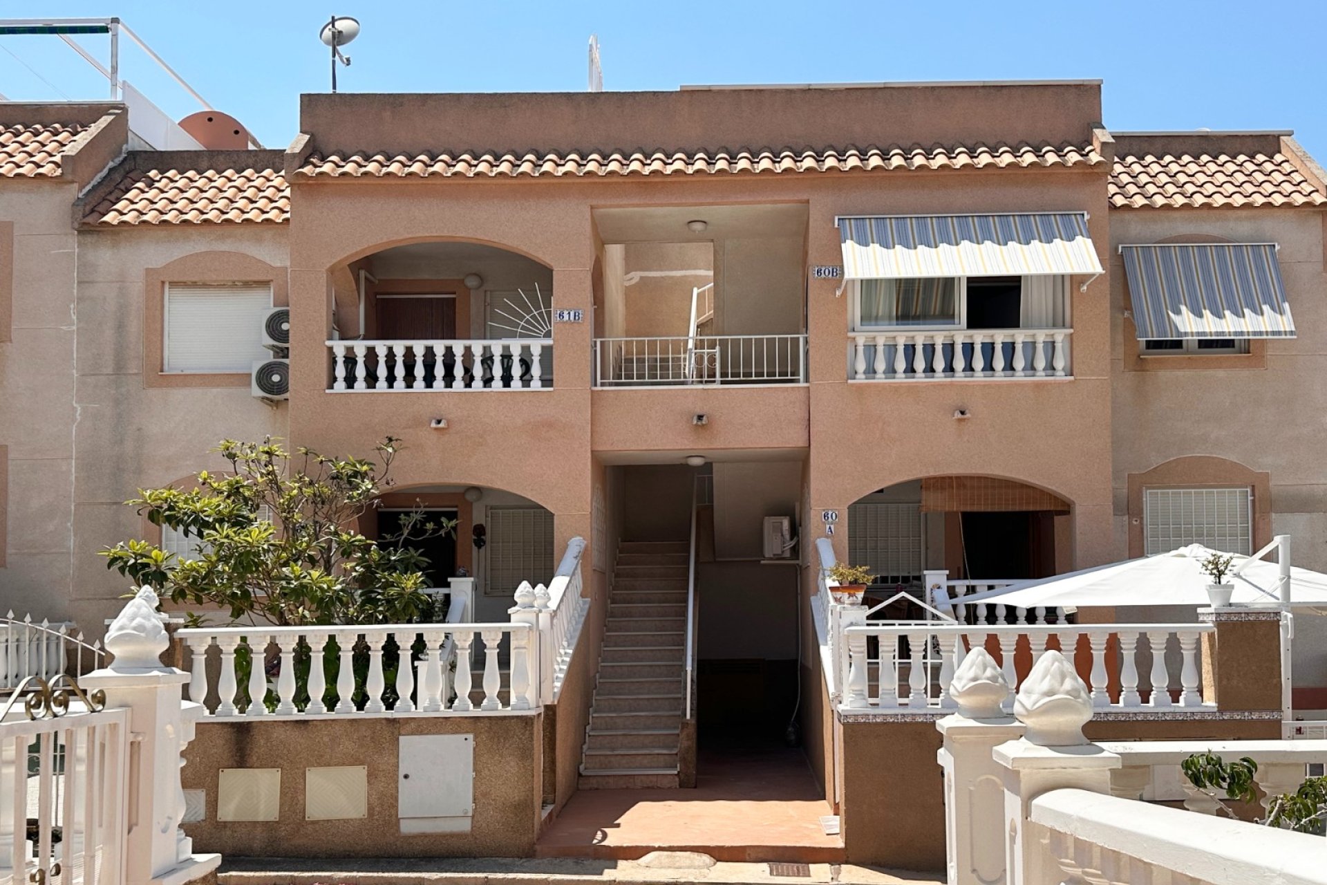 Resale - Bungalow -
Torrevieja - Costa Blanca