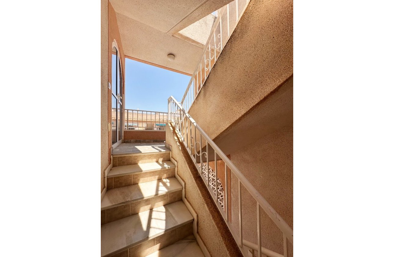Resale - Bungalow -
Torrevieja - Costa Blanca