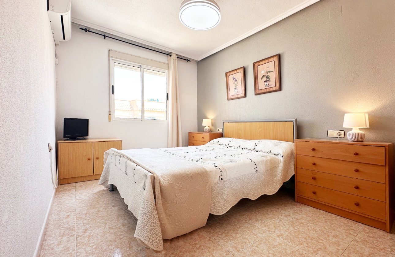 Resale - Bungalow -
Torrevieja - Costa Blanca