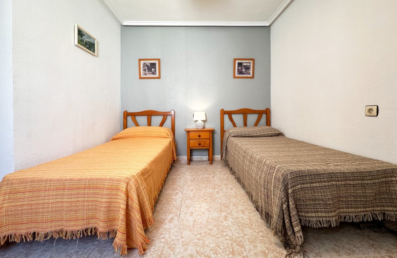 Resale - Bungalow -
Torrevieja - Costa Blanca
