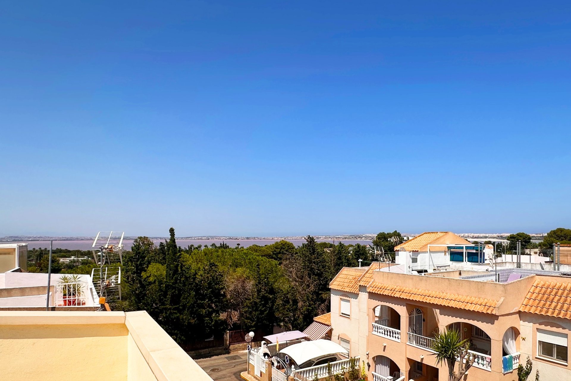 Resale - Bungalow -
Torrevieja - Costa Blanca