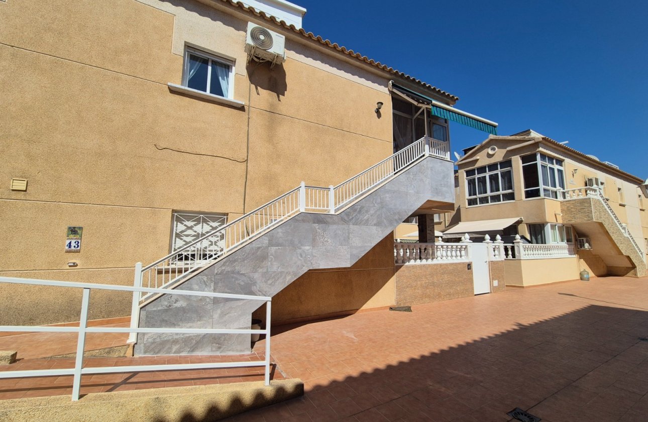 Resale - Bungalow -
Torrevieja - Costa Blanca