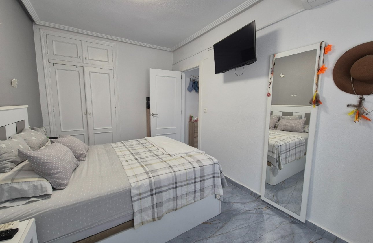 Resale - Bungalow -
Torrevieja - Costa Blanca