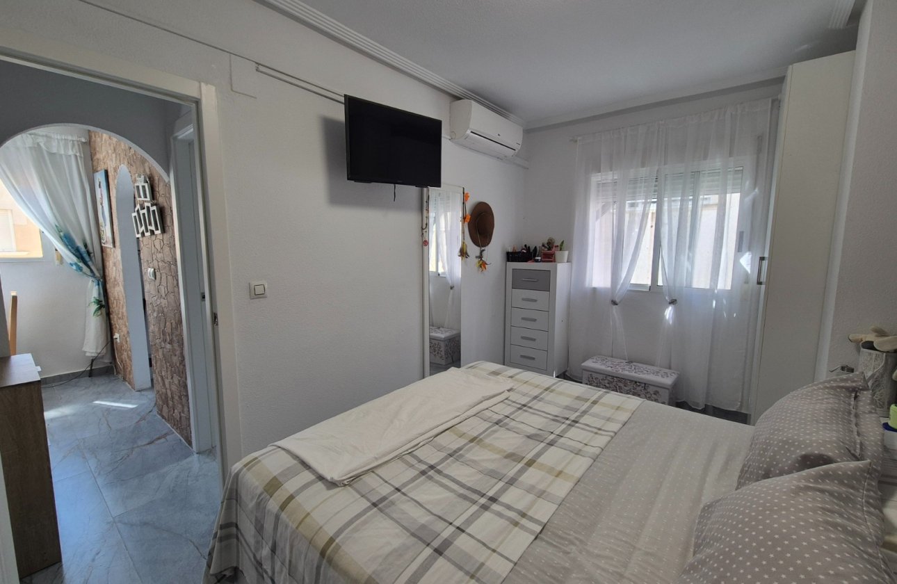 Resale - Bungalow -
Torrevieja - Costa Blanca