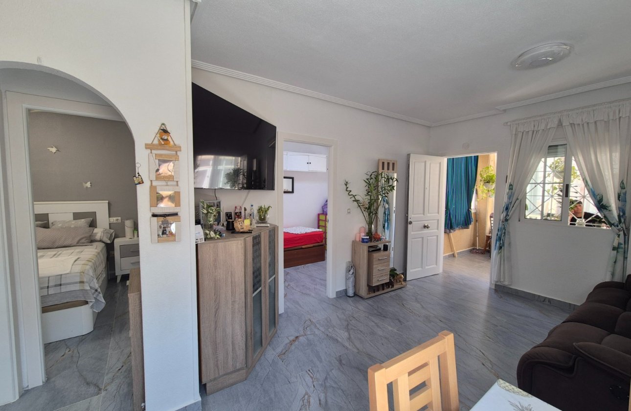 Resale - Bungalow -
Torrevieja - Costa Blanca