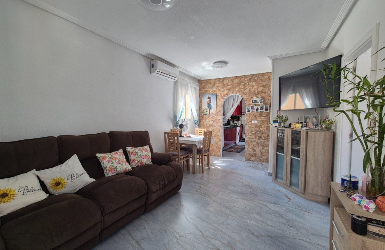 Resale - Bungalow -
Torrevieja - Costa Blanca